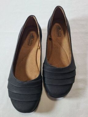 Cliffs by White Mountain Black Flats Womens 7M Comfort Slip On Shoes
